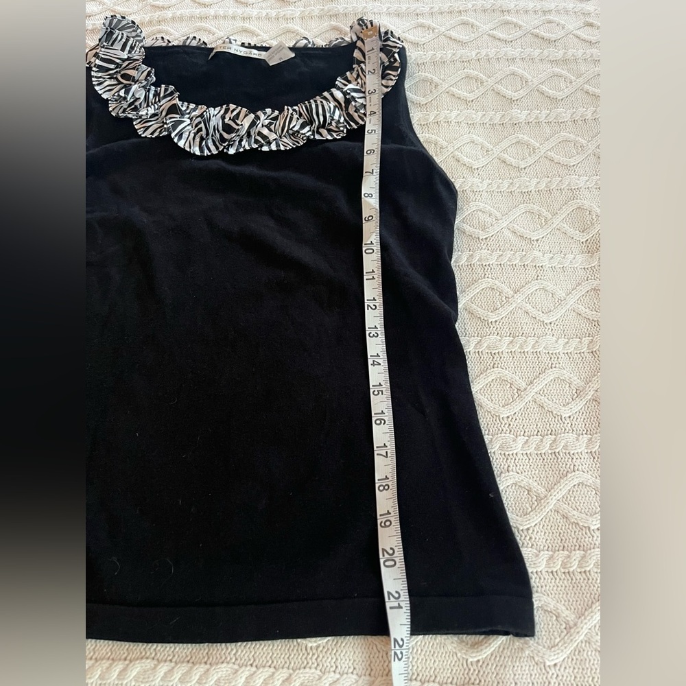 Peter Nygard Black Sleeveless Top with Ruffle Detail women’s petite medium - Picture 5 of 9
